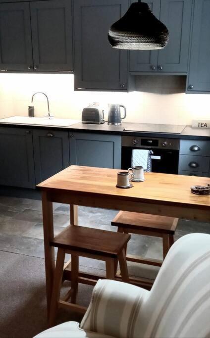 The Old Barn Annexe, Cosy Stay, Close Drive To City, Beach, South Downs & Goodwood Chichester Dış mekan fotoğraf