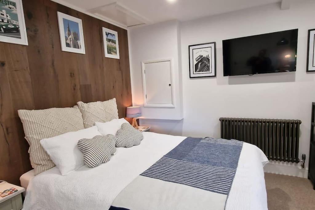 The Old Barn Annexe, Cosy Stay, Close Drive To City, Beach, South Downs & Goodwood Chichester Dış mekan fotoğraf
